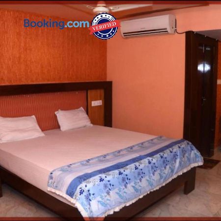 Hotel Swastik Guest House Varanasi - Perfect Location And Comfortable Room Exterior foto